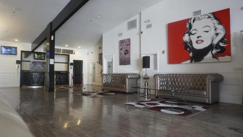 Green Tree Inn And Extended Stay Suites, Victorville, CA