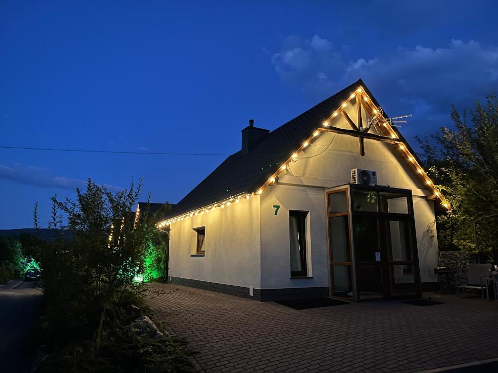 Budova, v ktorej sa dovolenkový dom nachádza