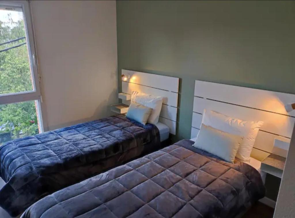 2 Appartements au Centre d'EVRY proches de PARIS - Deluxe Two-Bedroom Apartment