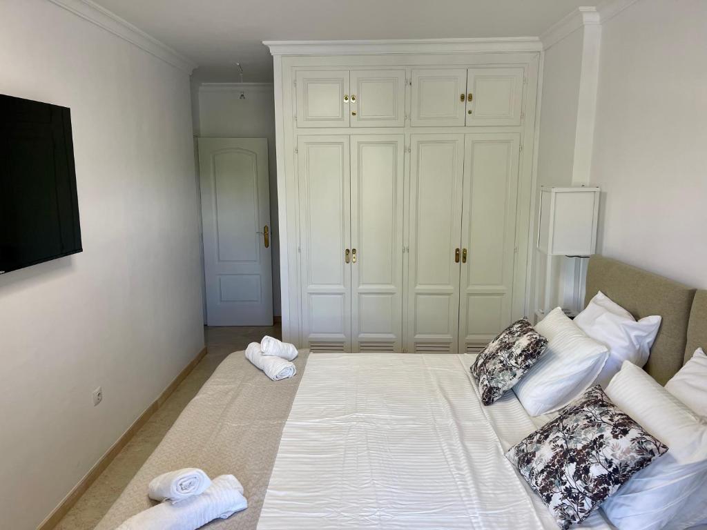 Posteľ alebo postele v izbe v ubytovaní Royal Pearl Marbella