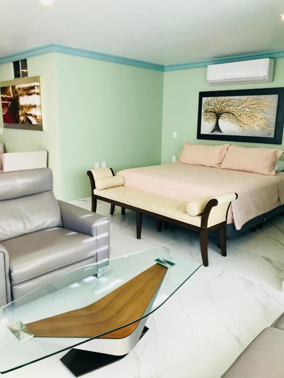 Posezení v ubytování Boca de Tomatlán Luxury Boutique Hotel Accommodations