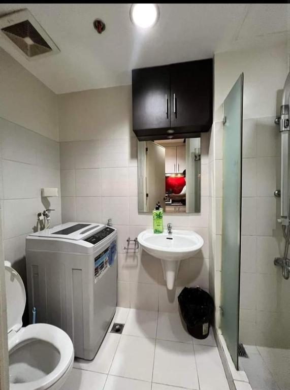 Koupelna v ubytování Yhanz Z Sea Residences