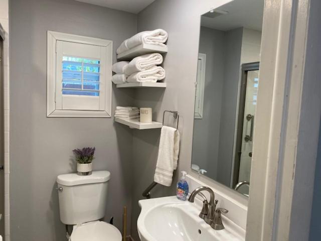 Modern 2/1 Apt near Midtown and Beaches photo