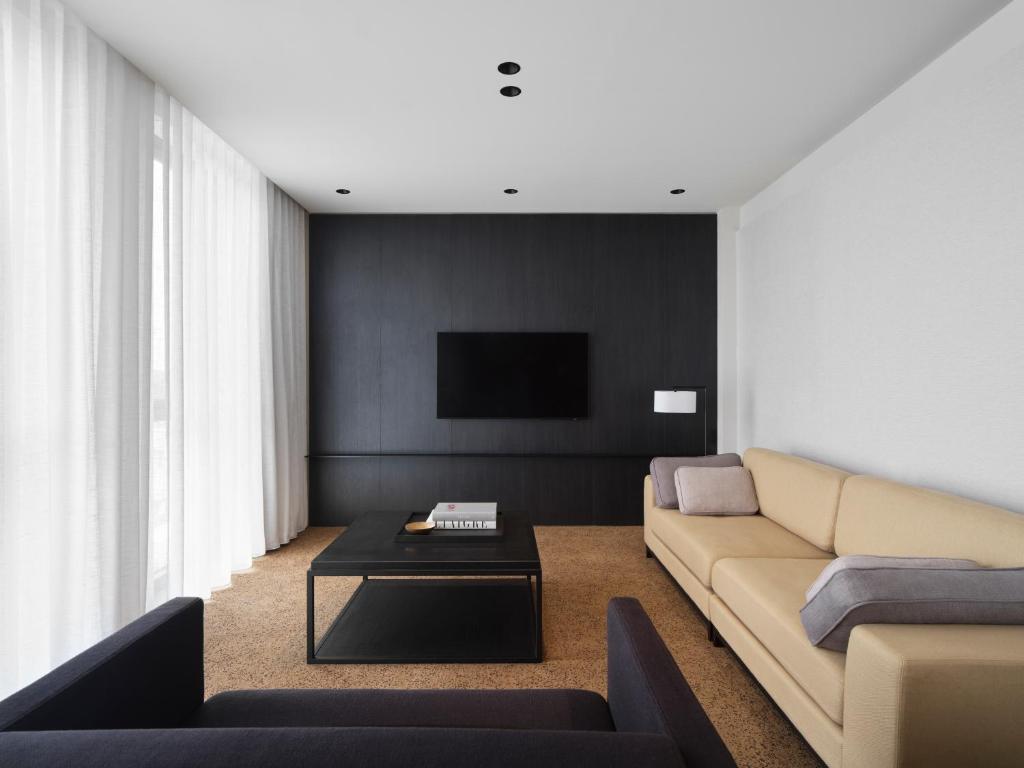 Burbury Hotel & Apartments - Resim 10