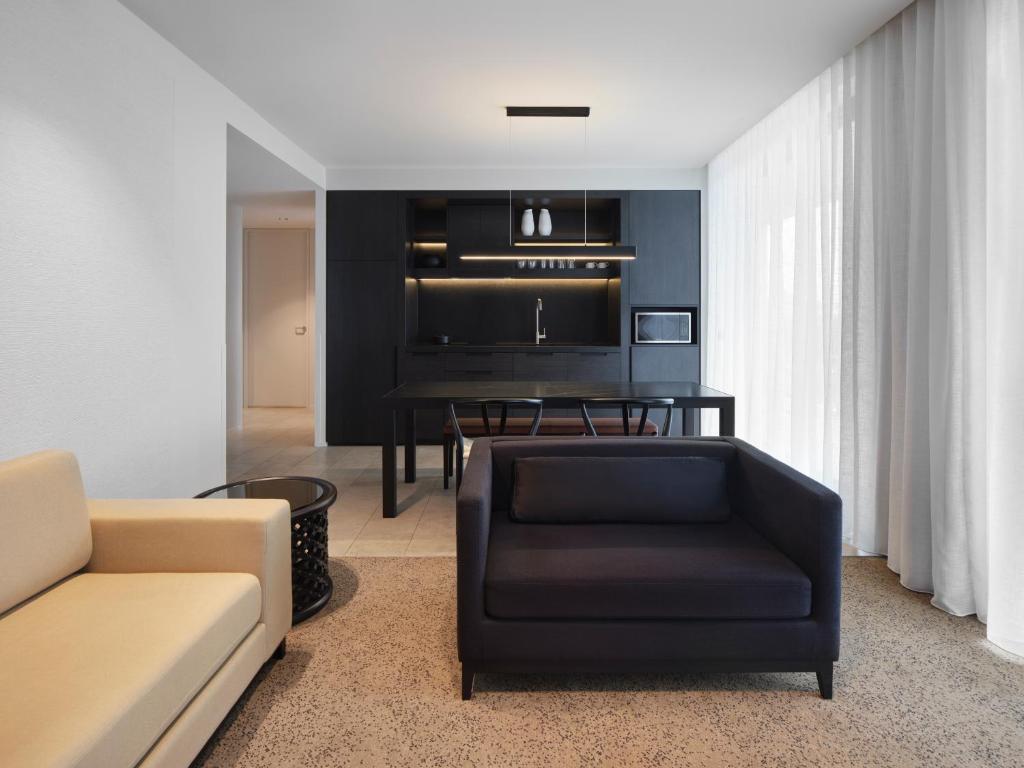 Burbury Hotel & Apartments - Resim 6