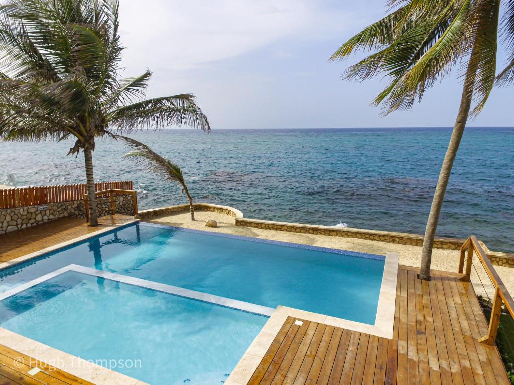 Piscina a THE SPLASHING VIEW o a prop