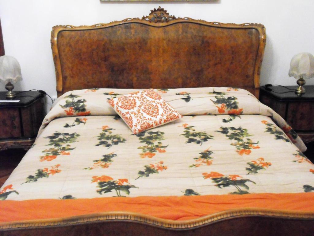 A bed or beds in a room at Art&Coffee