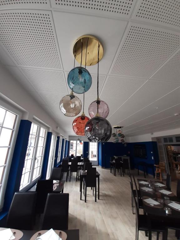 Posezení v ubytování Logis Hôtel Restaurant Le 1050