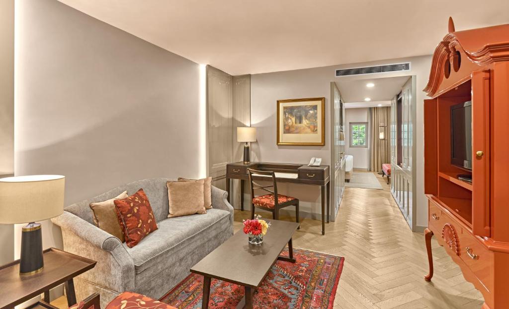 Khu vực ghế ngồi tại Goodwood Park Hotel