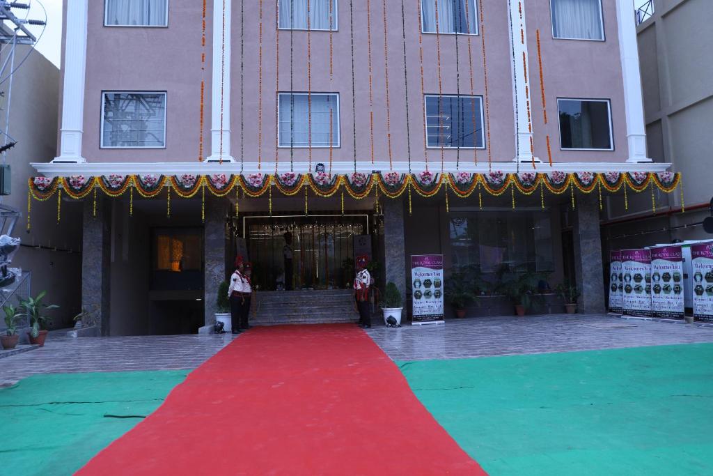 THE ROYAL CLASS HOTEL - Housity