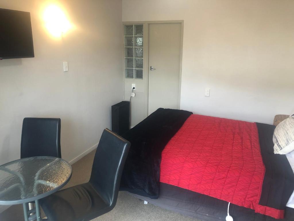 TV a/nebo společenská místnost v ubytování Absolute Lake View Motel