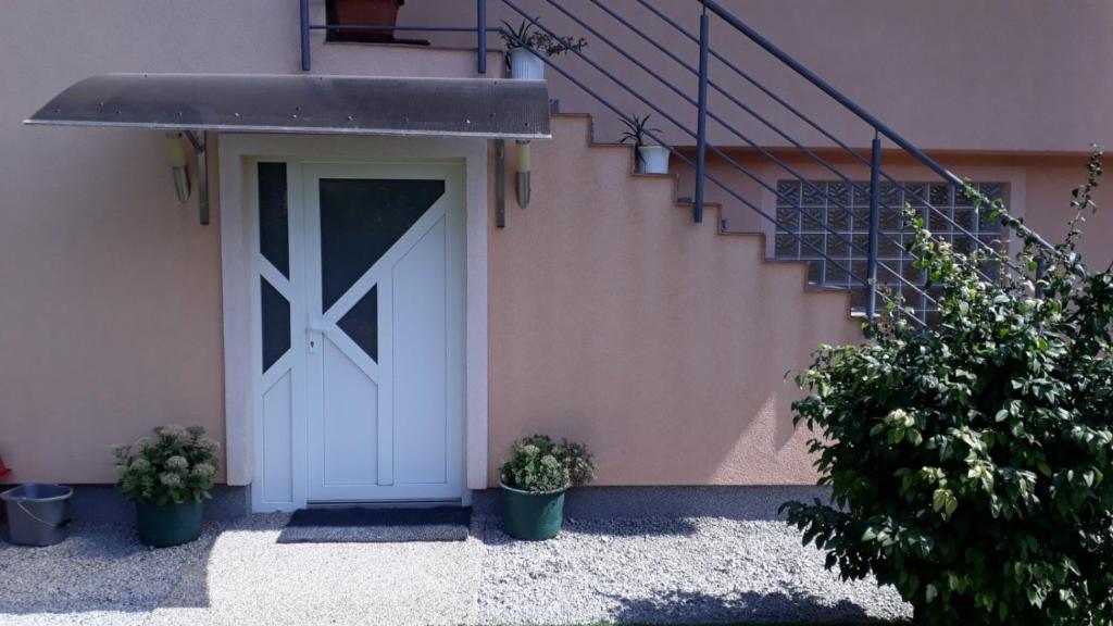 Apartman Motorcycle friendly Osijek - Wohnung Mit Einem Schlafzimmer
