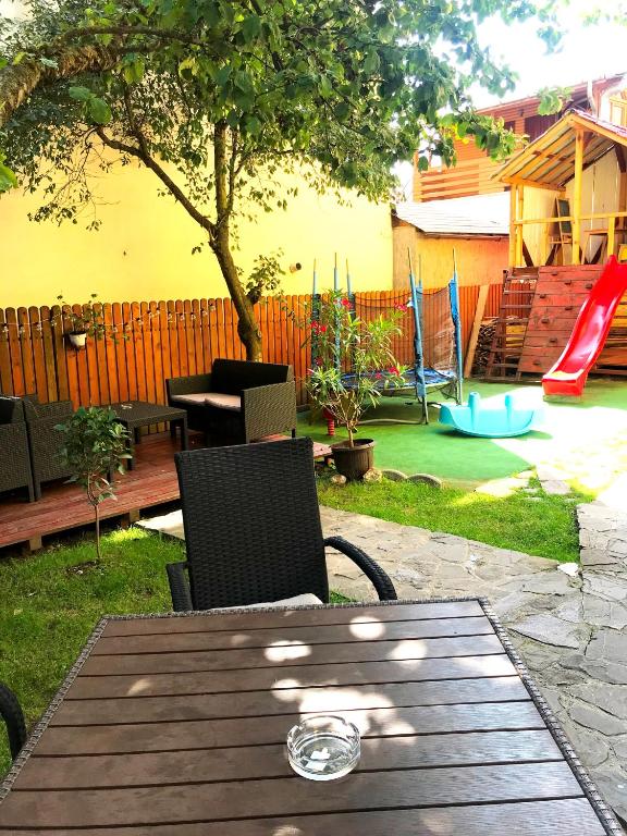 Herní místnost nebo prostor pro děti v ubytování D&D Busteni