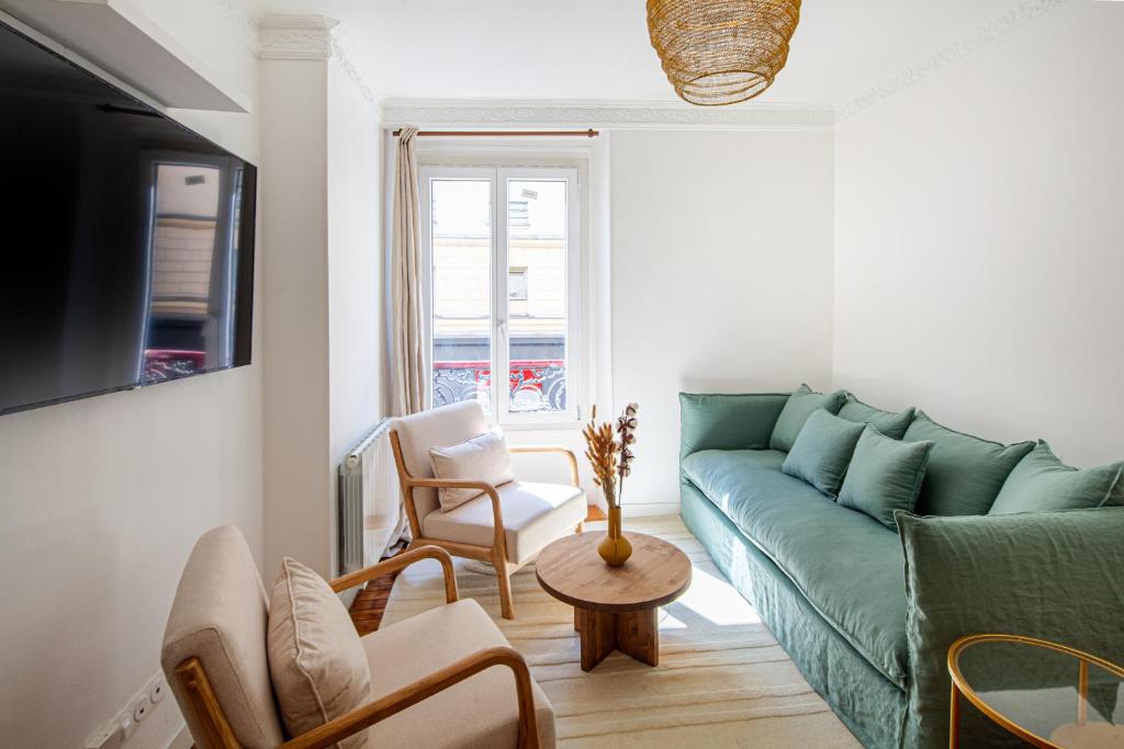 Photo de la galerie de l'établissement Eiffel Tower Rue Cler, à Paris