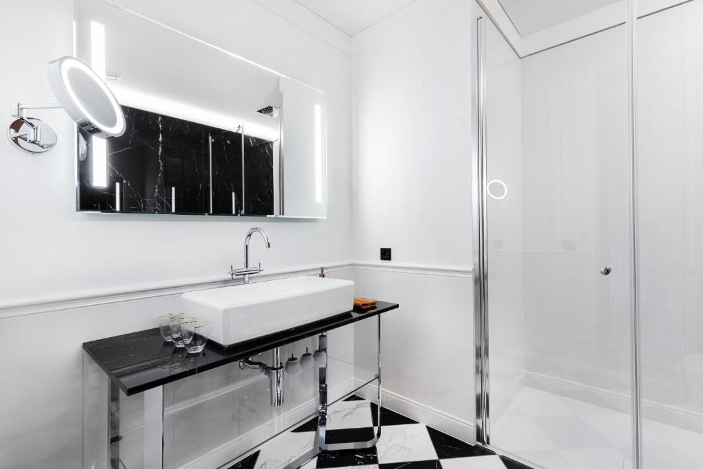 Kuchyň nebo kuchyňský kout v ubytování Grotthuss Boutique Hotel Vilnius