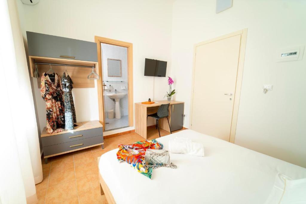 Ballaro' Hotel - Budget Room - Resim 22