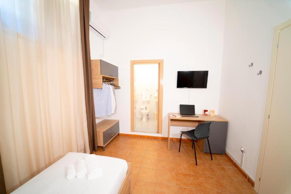 Ballaro' Hotel - Budget Room - Resim 28