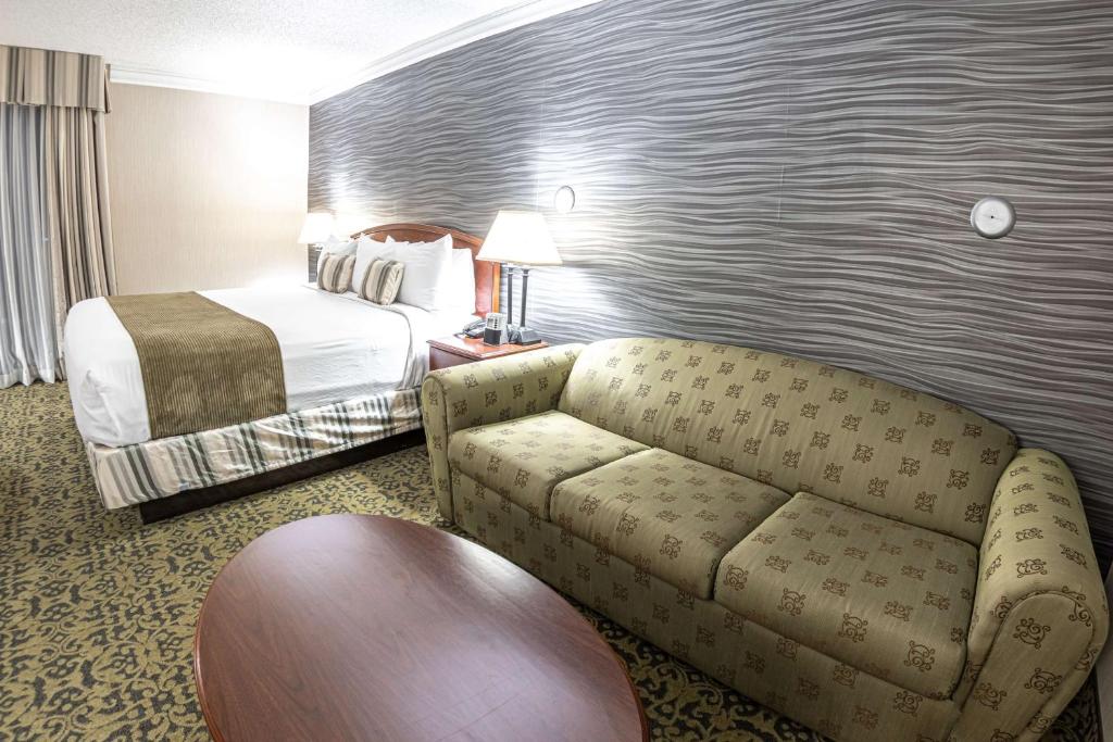 Posezení v ubytování Salt Lake Plaza Hotel SureStay Collection by Best Western
