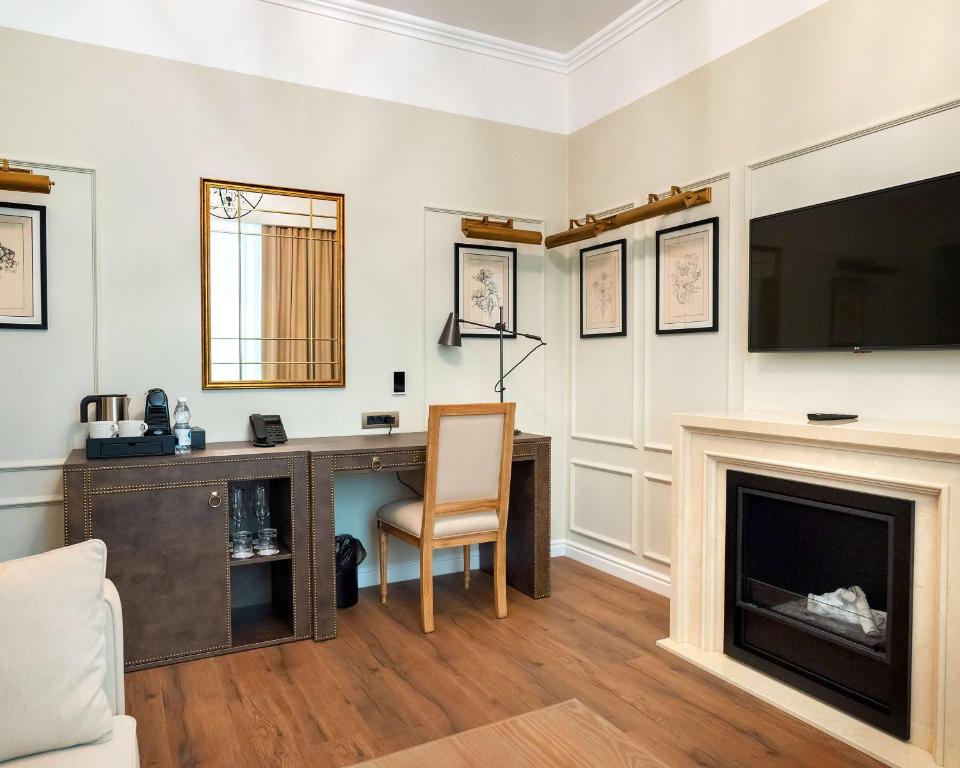 Kuchyň nebo kuchyňský kout v ubytování Best Western Plus Market Square Lviv