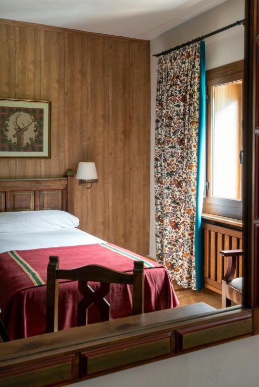 Cama o camas de una habitación en Parador de Bielsa