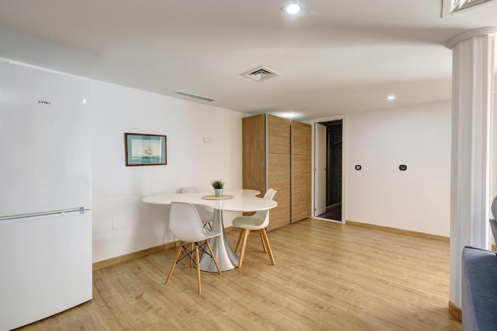 Fotografie z fotogalerie ubytování Modern independent studio apt in luxury villa v destinaci Benalmádena
