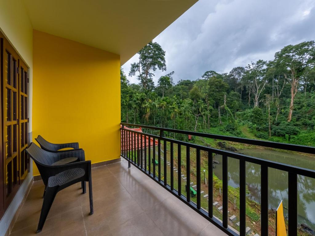Rõdu või terrass majutusasutuses The Hosteller Coorg Rainforest, Madikeri