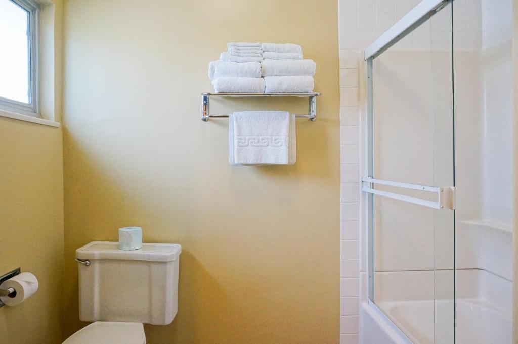 Inn at East Beach - King Suite Con Cocina