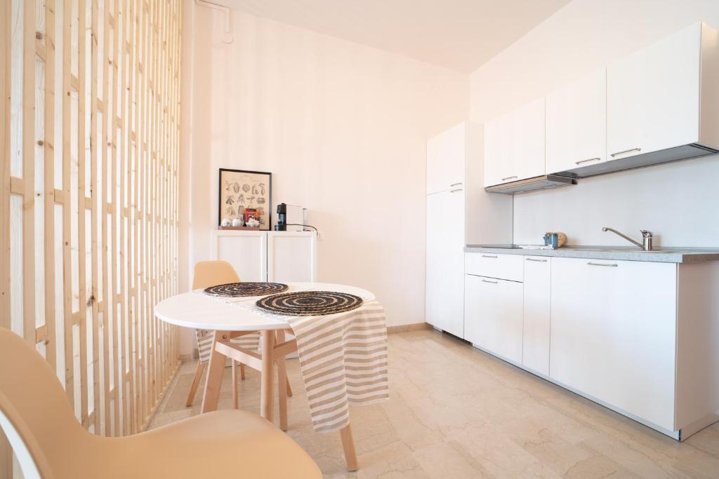 TEODORA SUITE pink