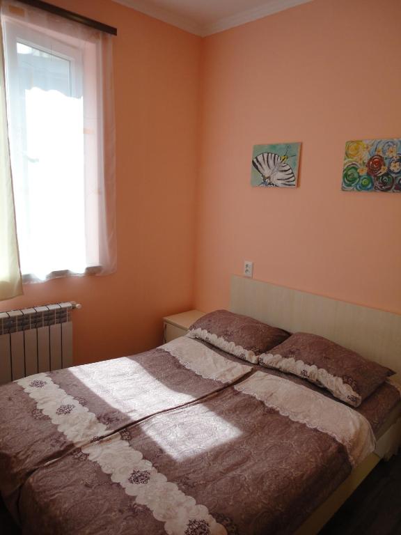 Postel nebo postele na pokoji v ubytování Like Home Guesthouse & Tours