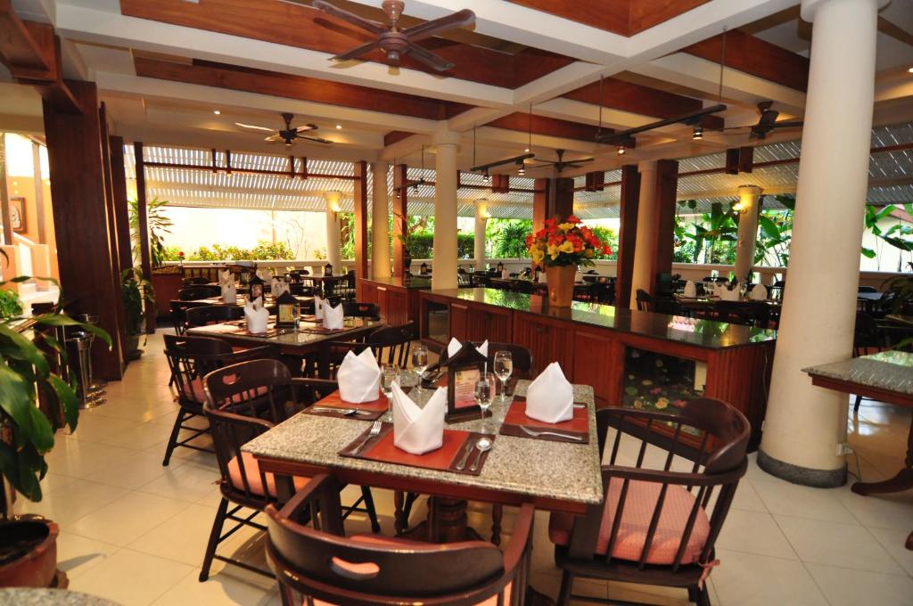 Restaurace v ubytování Phuket Leelavadee Hua Ting Resort