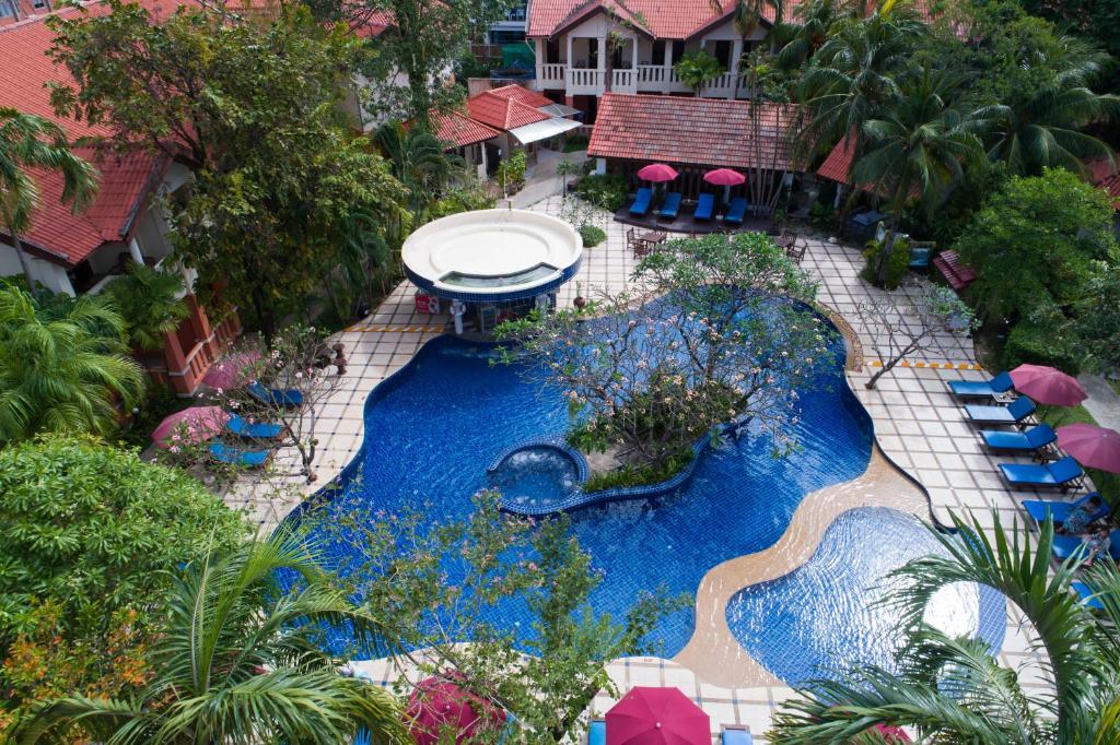 Bazén v ubytování Phuket Leelavadee Hua Ting Resort nebo v jeho okolí