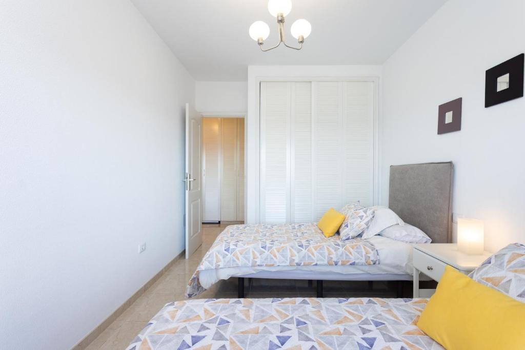 Posteľ alebo postele v izbe v ubytovaní Home2Book Sea Front Duplex Terrace Pool
