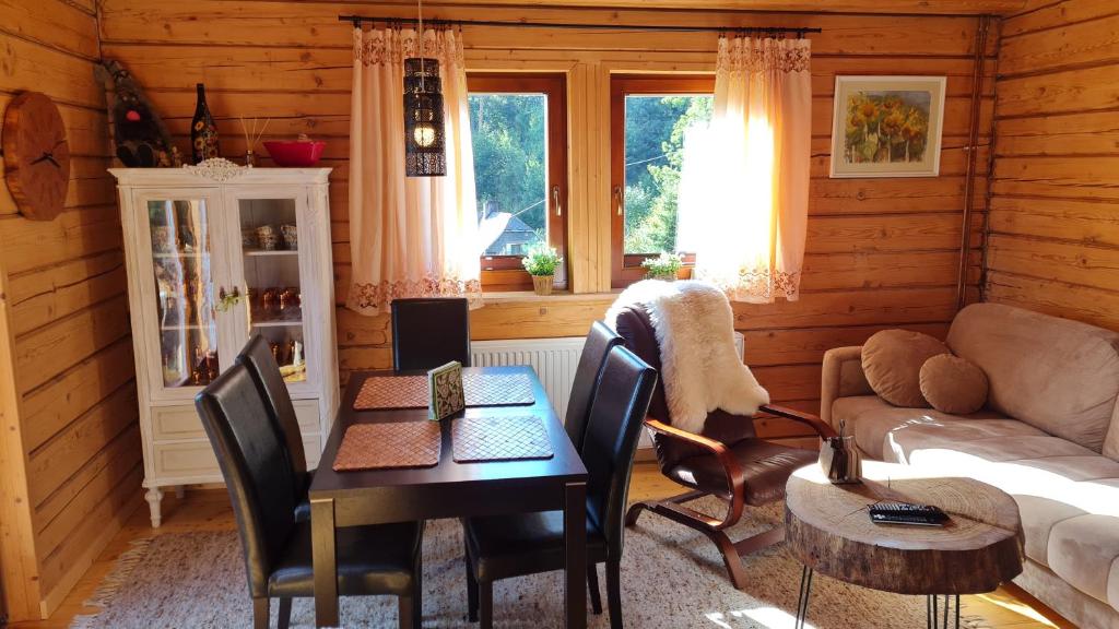 Posedenie v ubytovaní Apartamenty SPOKOLOKO Letniczówka Widoki