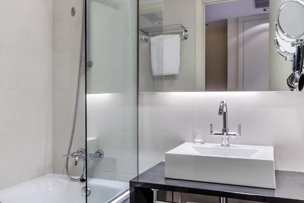 Hotel 525 - Budget Double Room