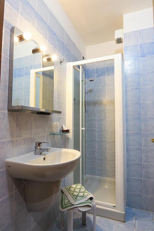 A bathroom at Albergo Ristorante La Greppia
