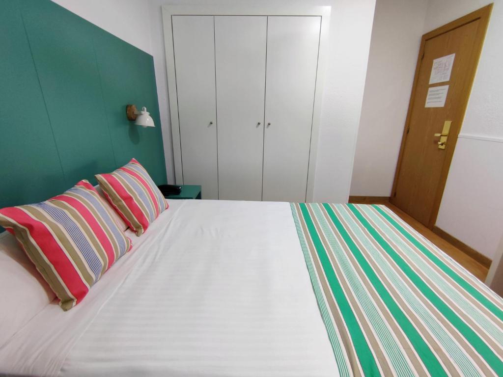 Yomo Hostal BCN Port, Barcelona – Updated 2023 Prices