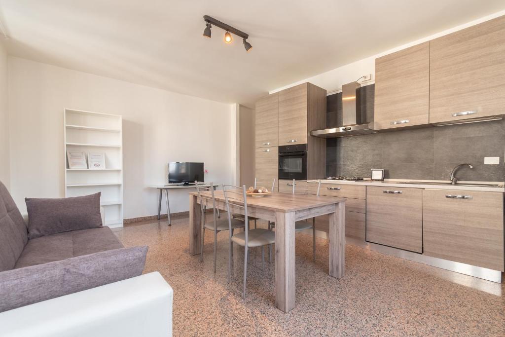 Kuchyňa alebo kuchynka v ubytovaní Appartamento Piazza Garibaldi - F&L Apartment
