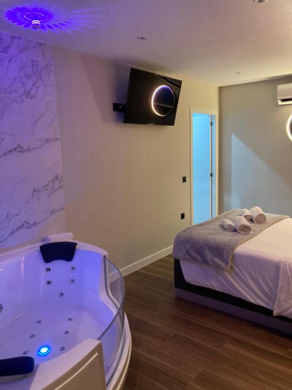 
Deluxe Suite with Spa Bath
