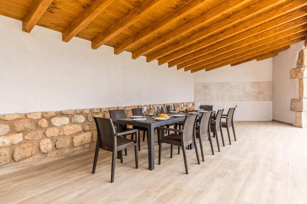 Reštaurácia alebo iné gastronomické zariadenie v ubytovaní Fidalsa Rest Station