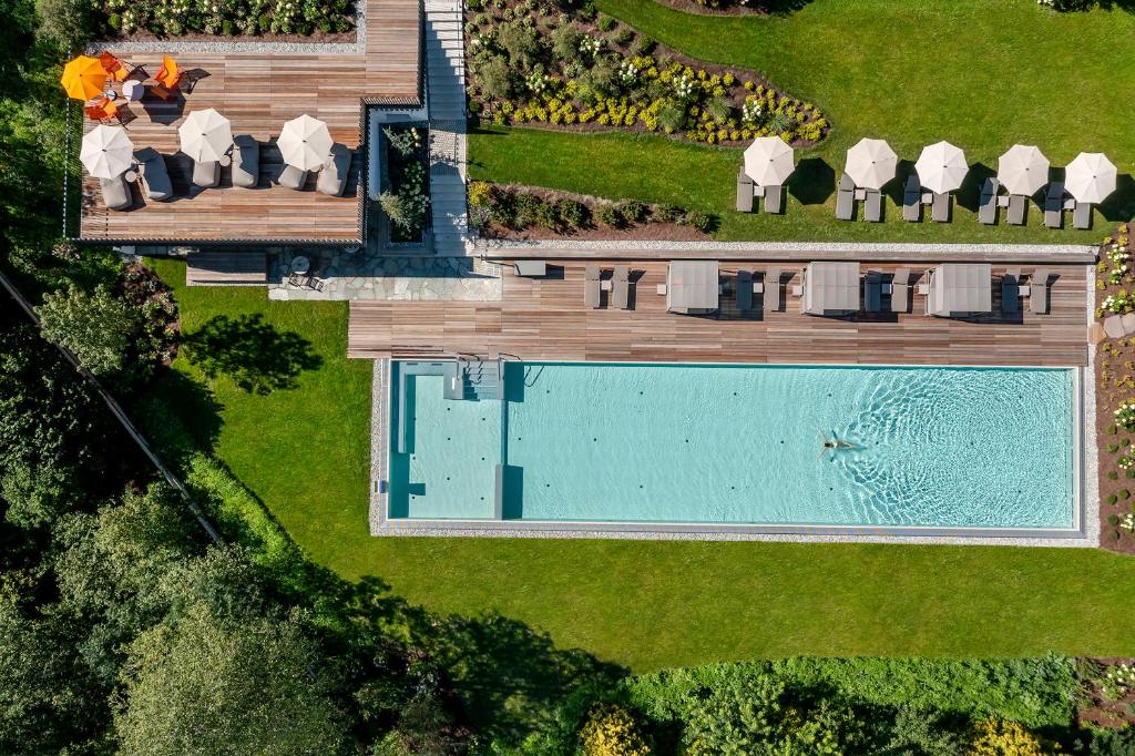 Bazén v ubytovaní Hotel Der Bär alebo v jeho blízkosti