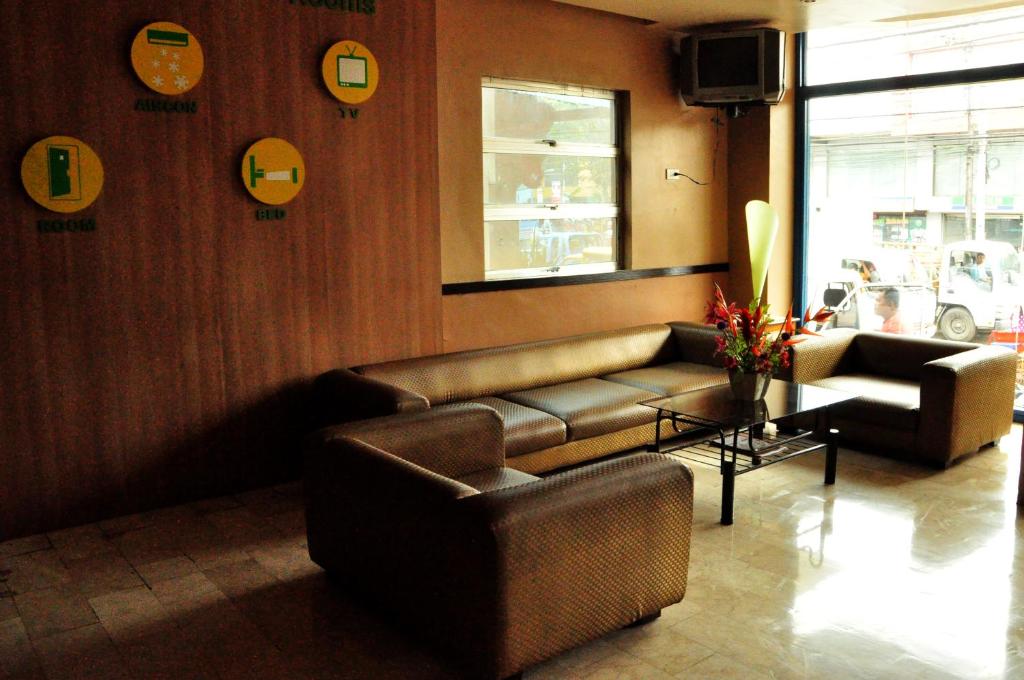 Posezení v ubytování GV Hotel - Talisay City