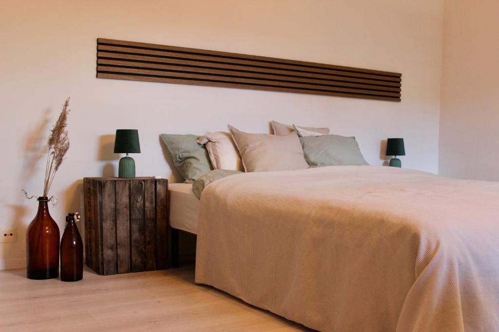 Llit o llits en una habitació de 73m2 Apartment with sauna in Växjö, Teleborg