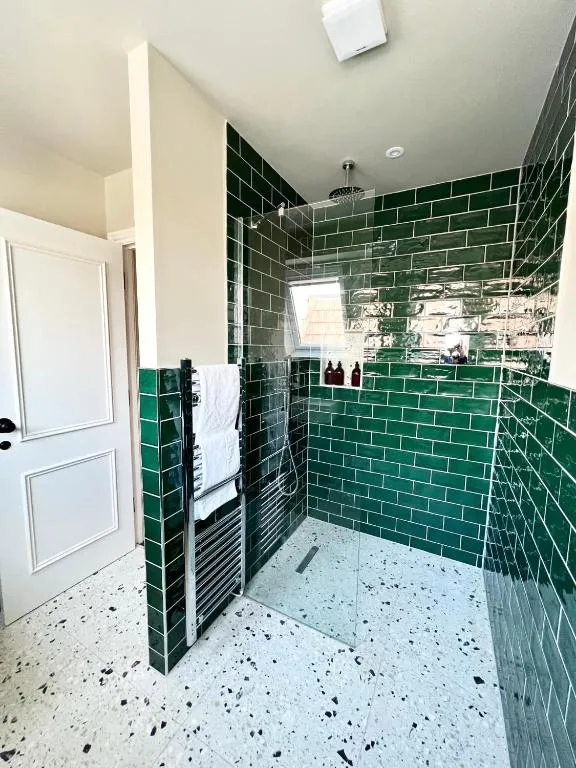 Redland Suites - Apartment 7