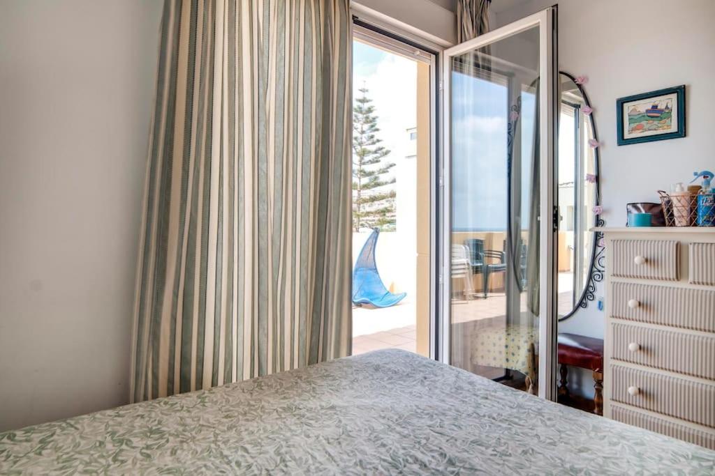 Posteľ alebo postele v izbe v ubytovaní Spectacular penthouse in front of the sea, 200 m2 terrace - Arruzafa Playa