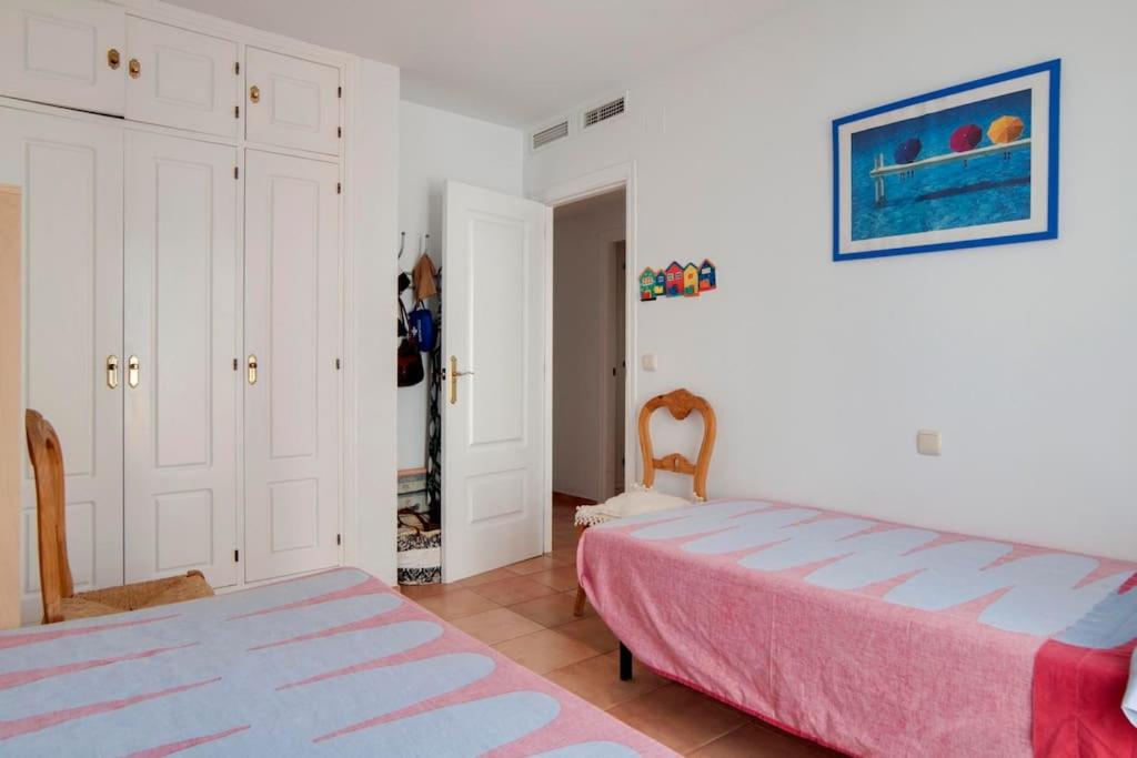 Posteľ alebo postele v izbe v ubytovaní Spectacular penthouse in front of the sea, 200 m2 terrace - Arruzafa Playa