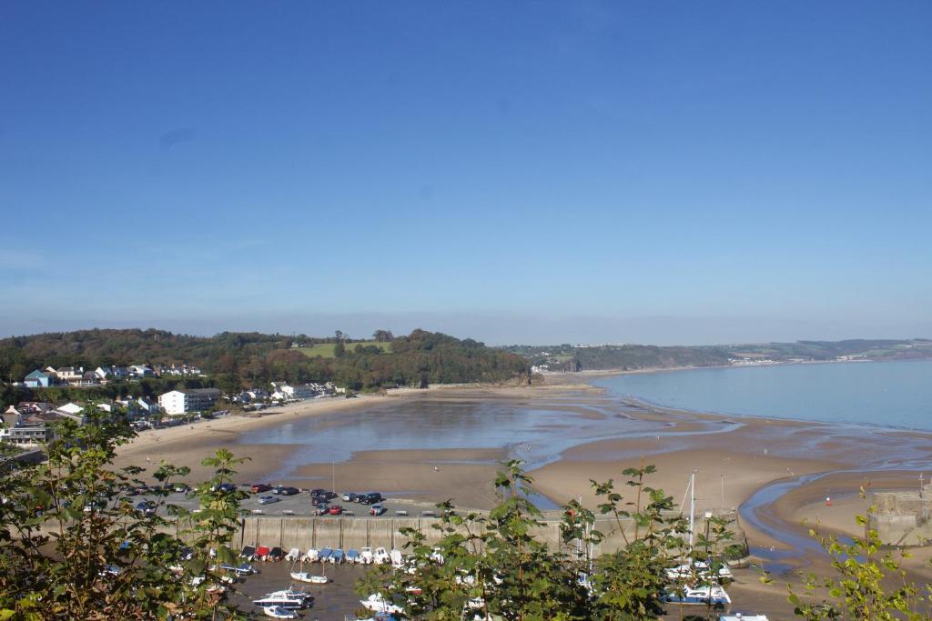 Beach house with sea views over Saundersfoot Bay, Saundersfoot (updated