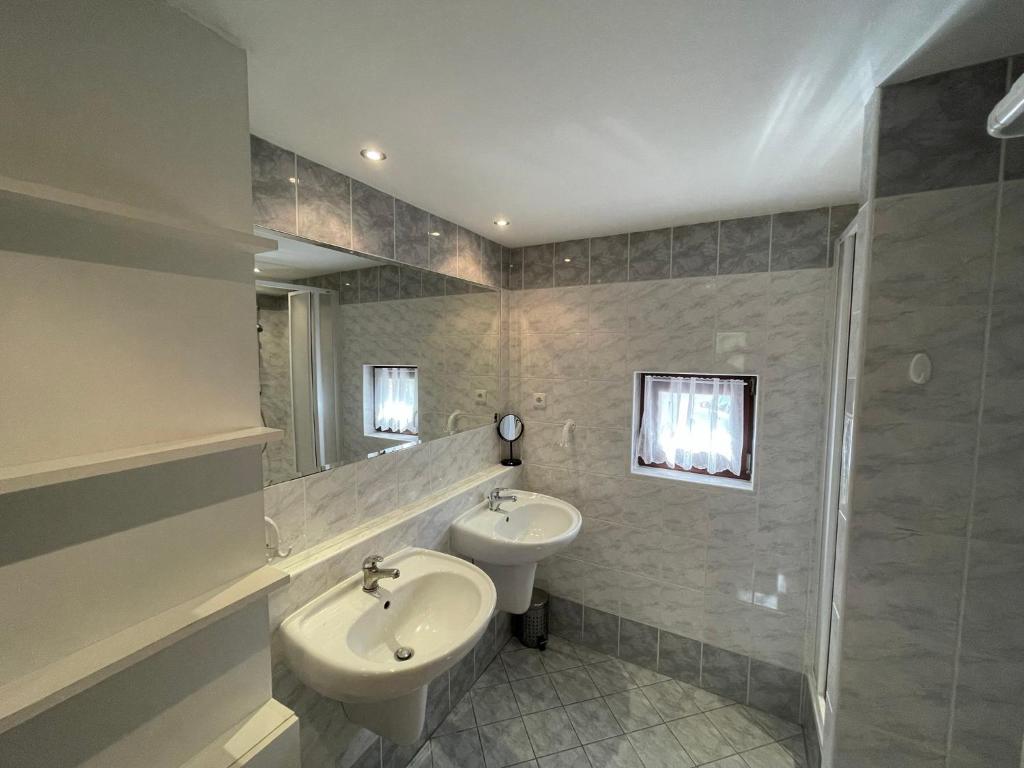 Koupelna v ubytování Ubytování v Krkonoších, rodinný apartmán Peklíčko