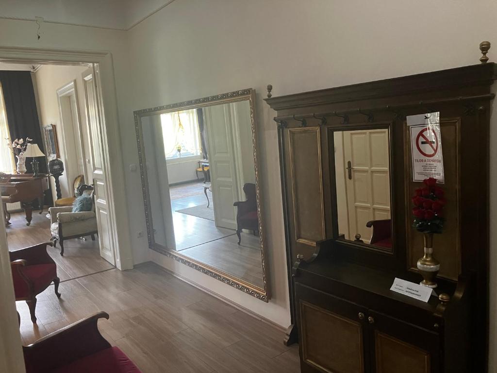 Posedenie v ubytovaní Logod Panorama Apartman