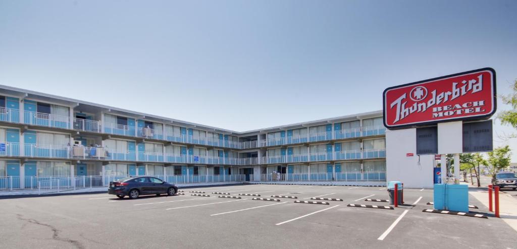 Thunderbird Beach Motel photo