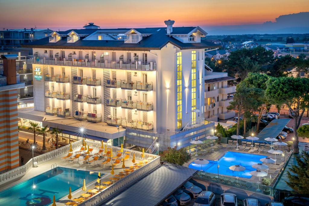 an aerial view of a hotel with a pool at Hotel Helen in Caorle